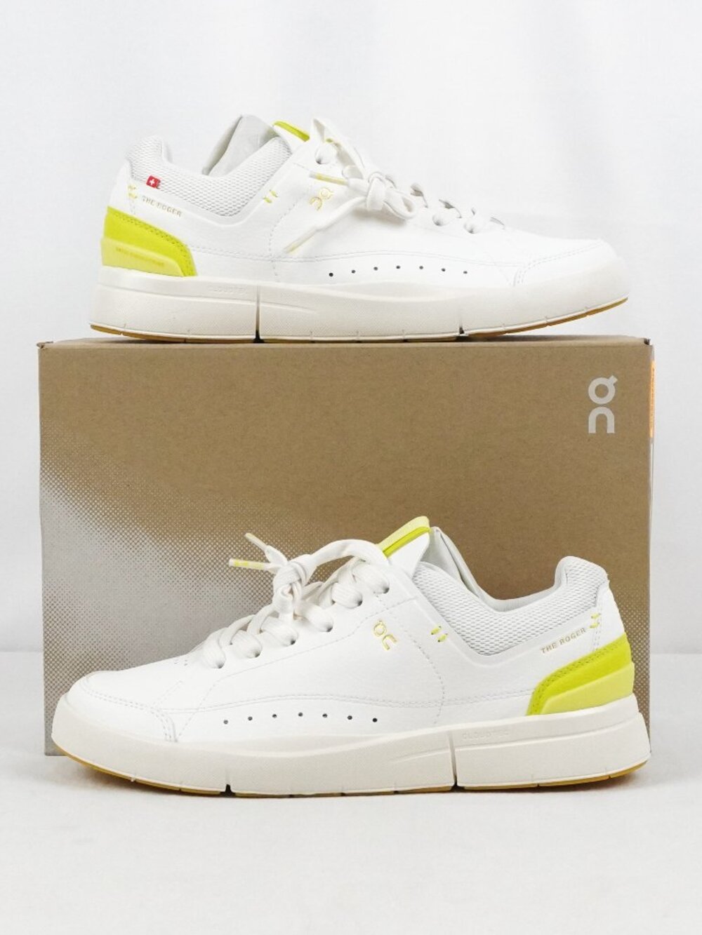 ON THE ROGER Centre Court Sneakers In White/Limelight - Women's Size 9 - NEW